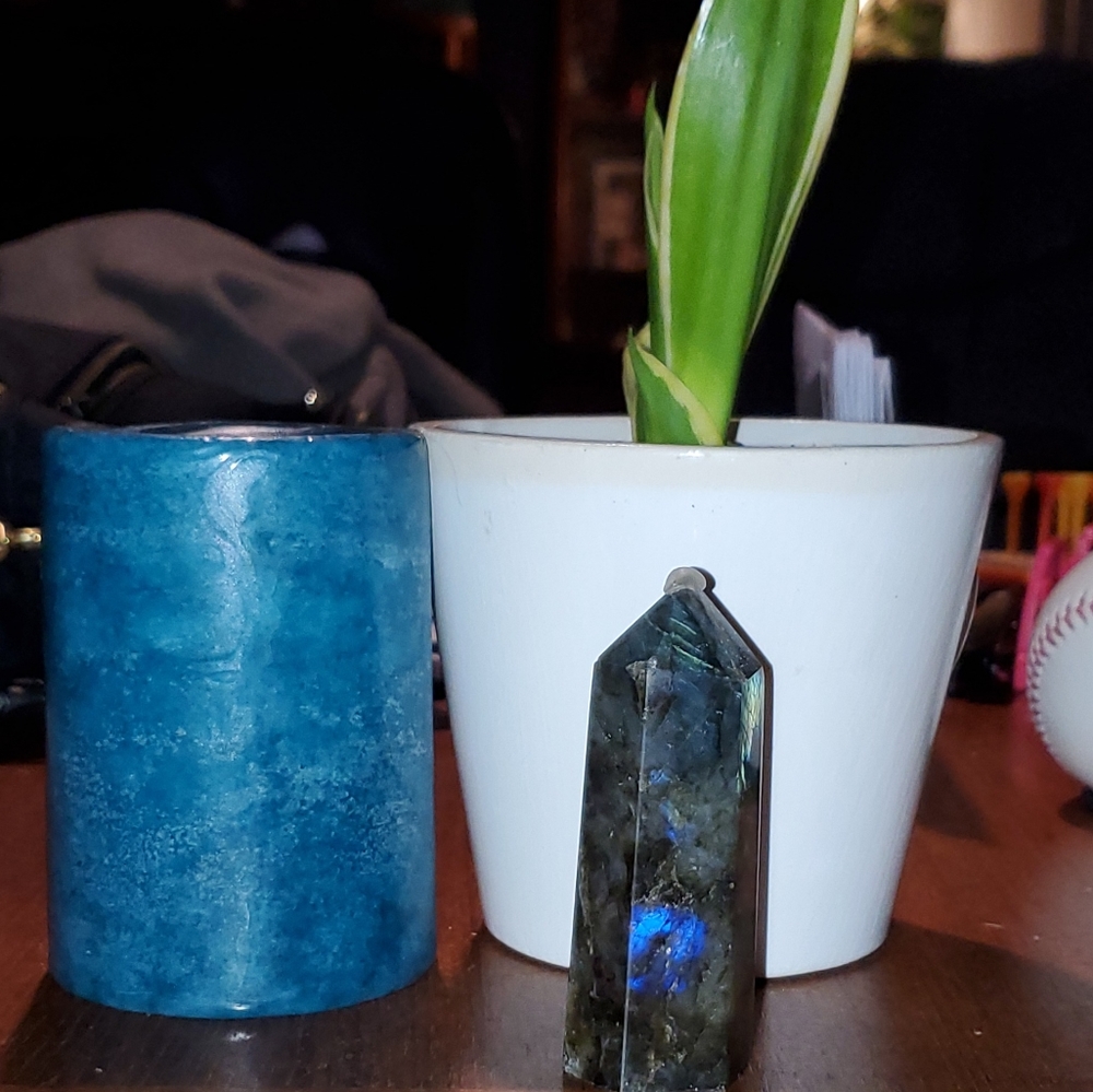 Labradorite Crystal Tower Point - Picture 7 of 7